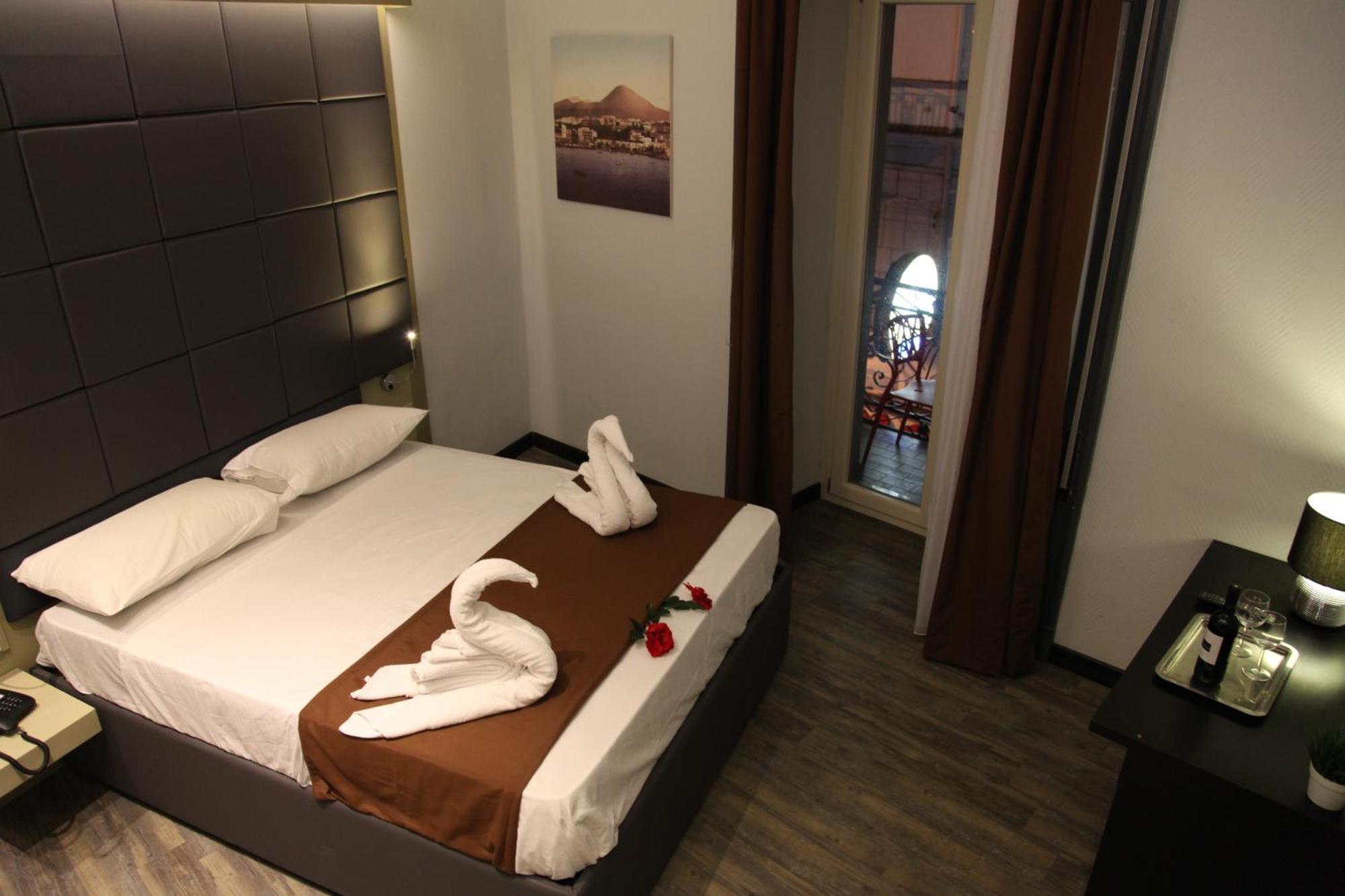 Dolce Vita Rooms Neapel Exteriör bild