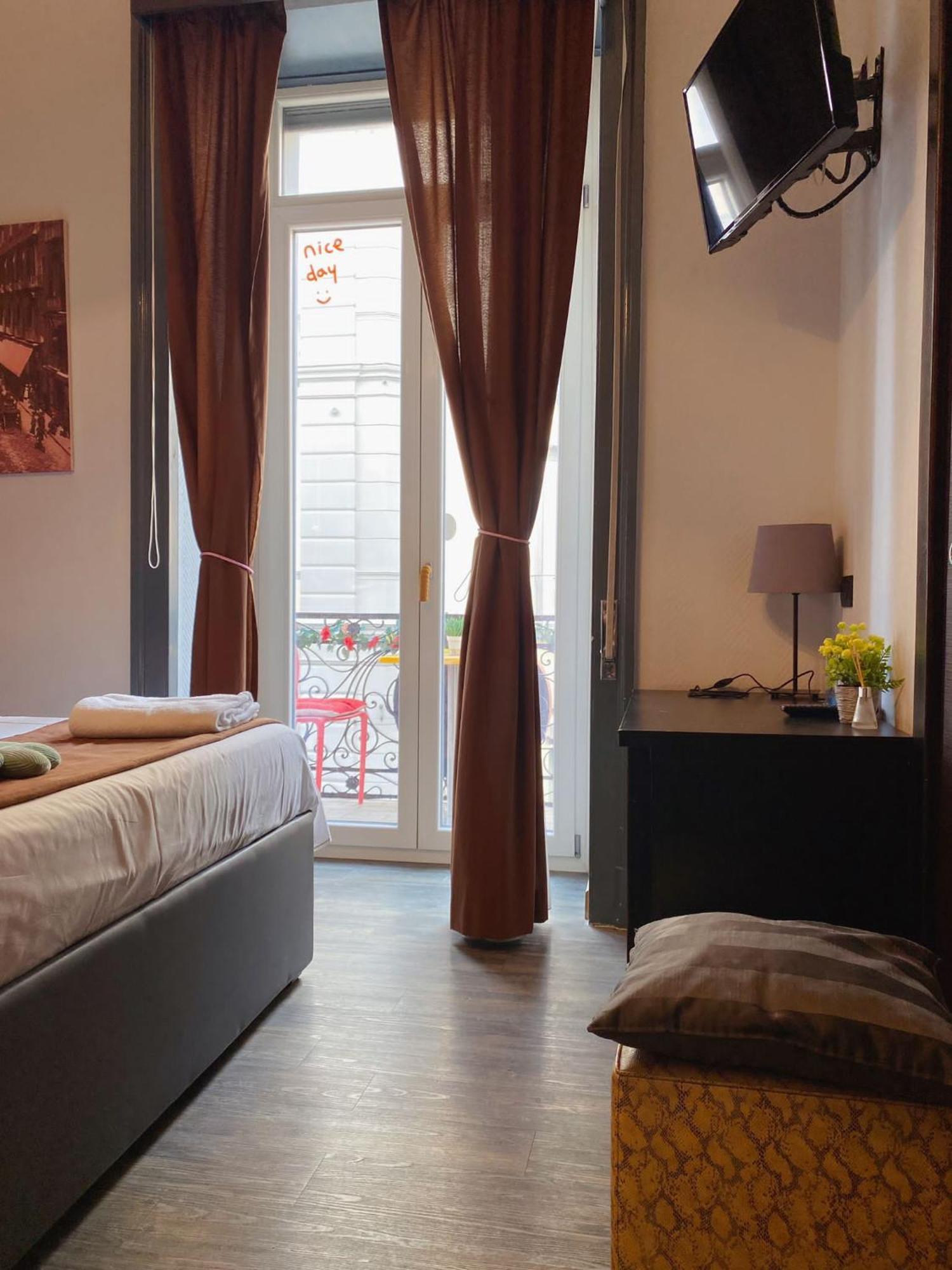 Dolce Vita Rooms Neapel Exteriör bild